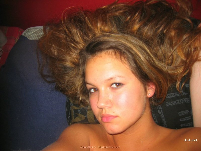 Hot Blowjob Pics of My Young Girlfriend Caught on Camera