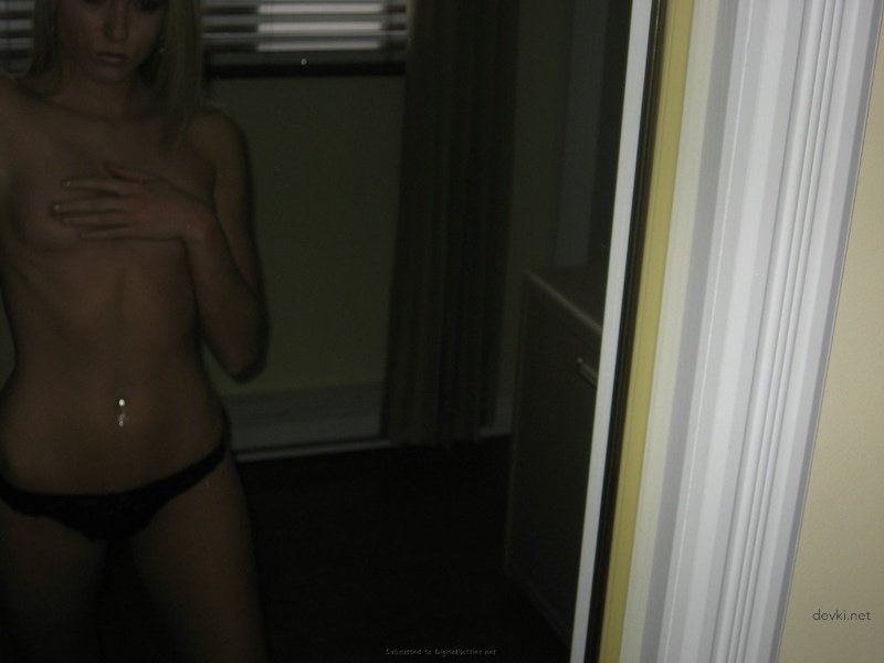 Explicit Amateur Photos of Young College Student - Intimate and Sensual Shots