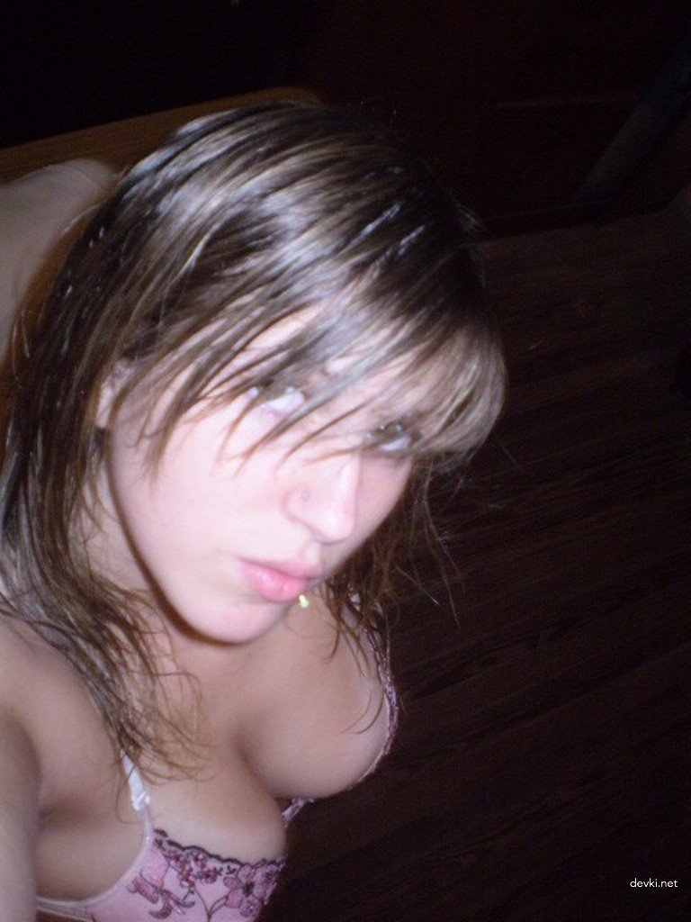 Amateur Slut Desperate to Become Porn Star - XXX Photo Shoot