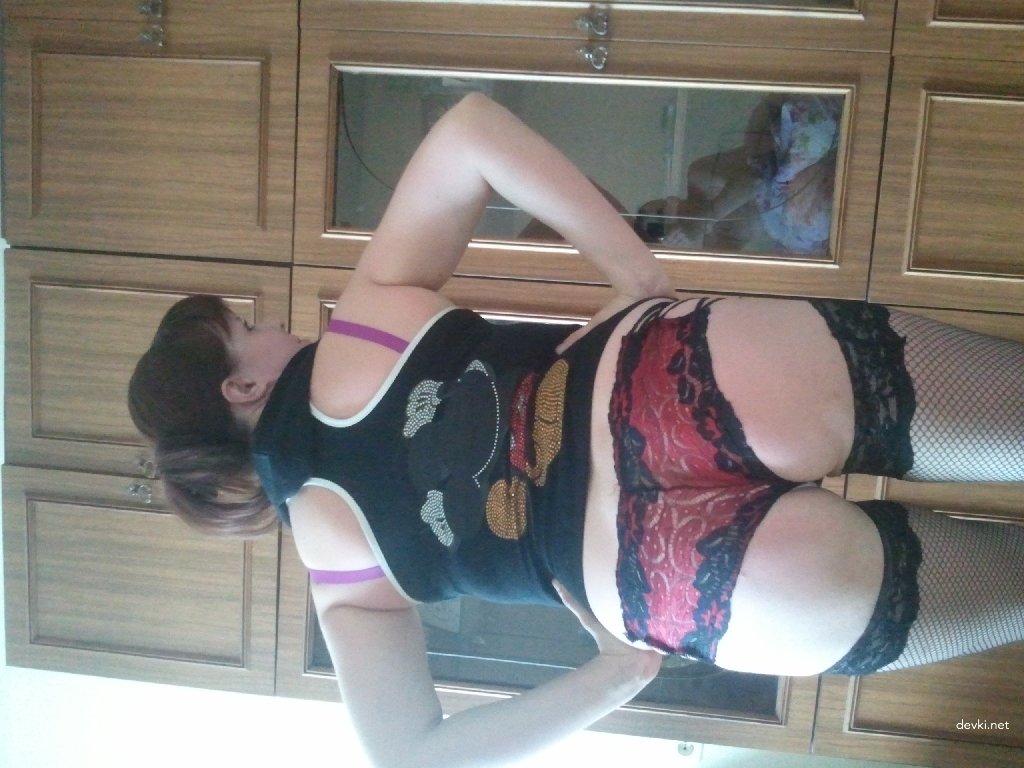 Amateur Porn Photos: Intimate Moments with Luba Lapshina from Ivanovo