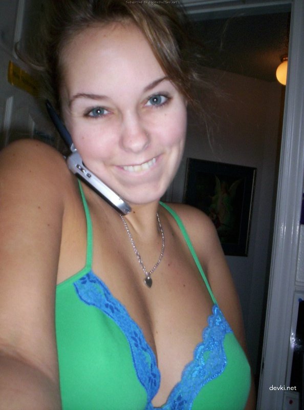 Hot Young Wife Learns to Give Blowjob - Amateur Porn Photos