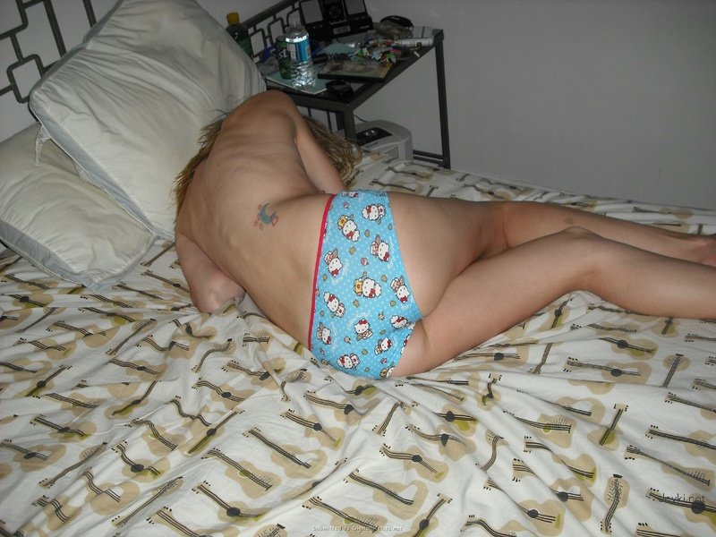 Sister Changing Clothes in Bedroom: Explicit Amateur Photo