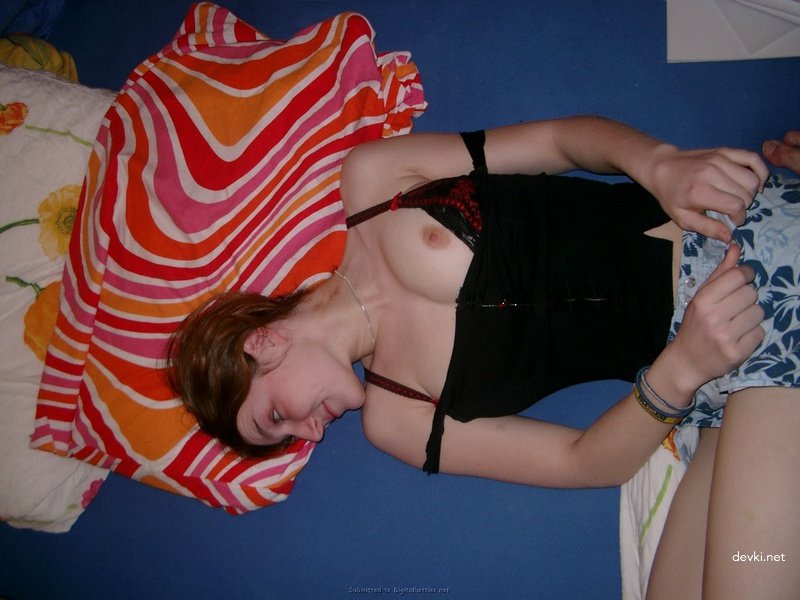 Hot Amateur Blowjob Before Bed - Explicit Homemade Porn Photo