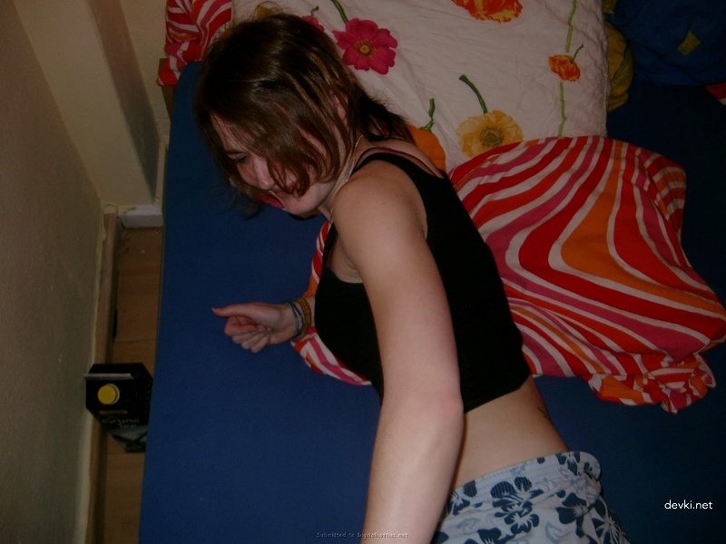 Hot Amateur Blowjob Before Bed - Explicit Homemade Porn Photo