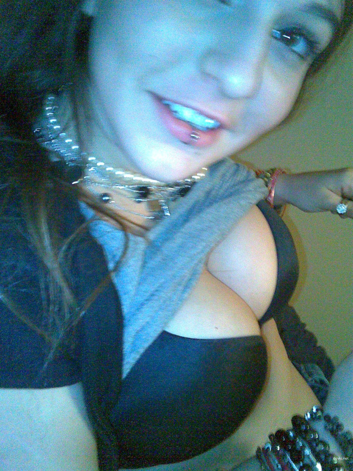 Young Teen with Perfect Body Loves Posing Naked for Amateur Porn Photos