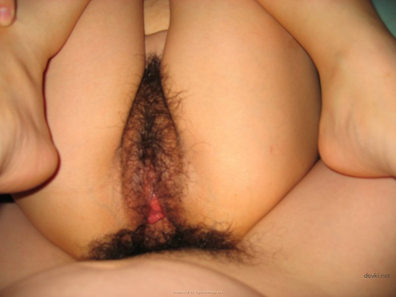 Amateur Porn: Asian Slut Gets Naughty