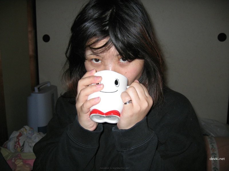 Amateur Porn: Asian Slut Gets Naughty