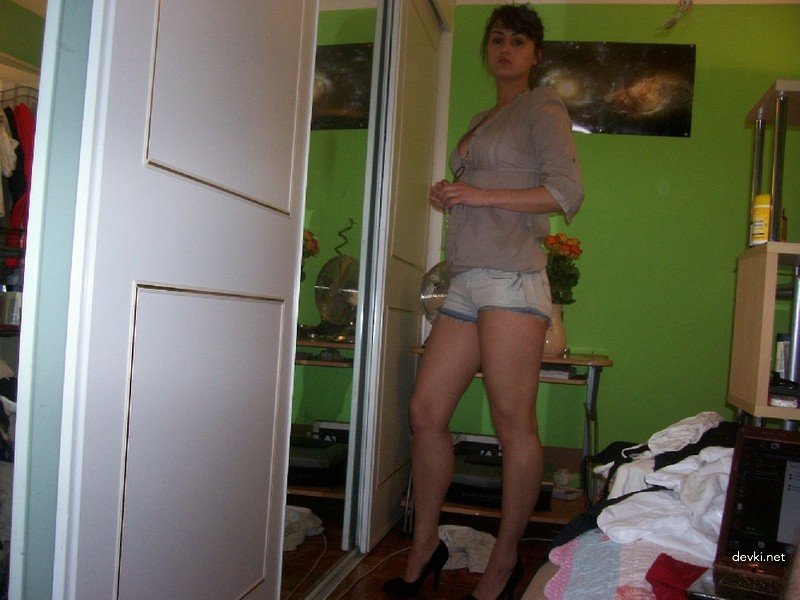 Ravishing Long-Legged Beauty Fucked Hard in Amateur Porn Pic