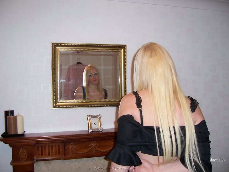 Big Booty Slut Takes Hard Cock - Amateur Porn Photo