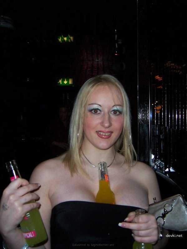 Big Booty Slut Takes Hard Cock - Amateur Porn Photo