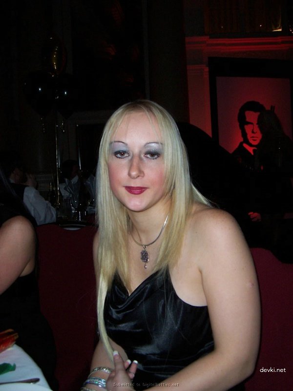 Big Booty Slut Takes Hard Cock - Amateur Porn Photo