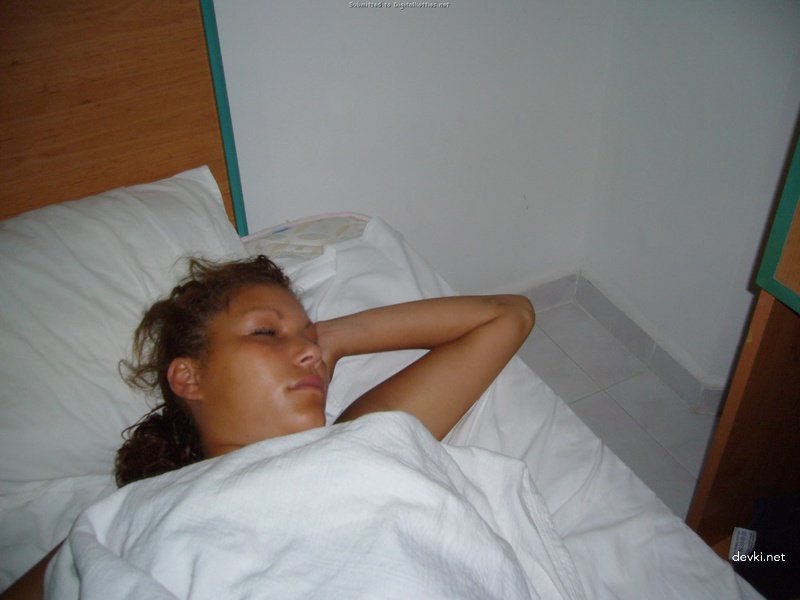 Hot Latina Nude on Vacation: Explicit Amateur Photo