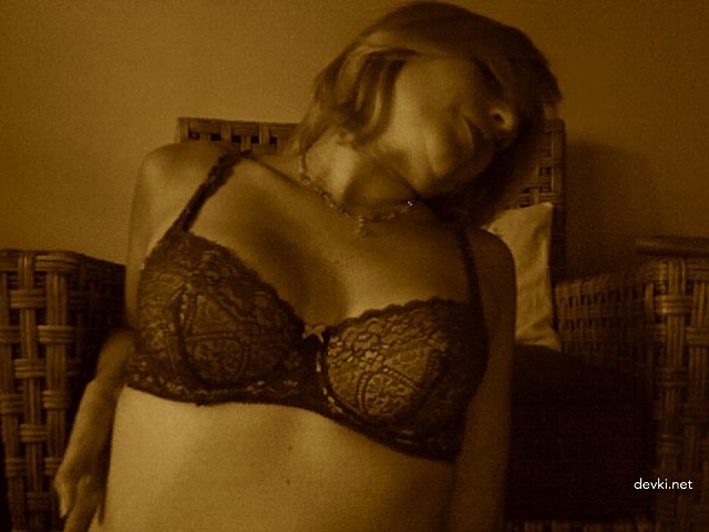 Young Mom Gets Naughty on Webcam: Explicit Amateur Photo Session