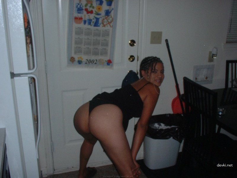 Latina Blowjob: Explicit Amateur Porn Photo Shoot