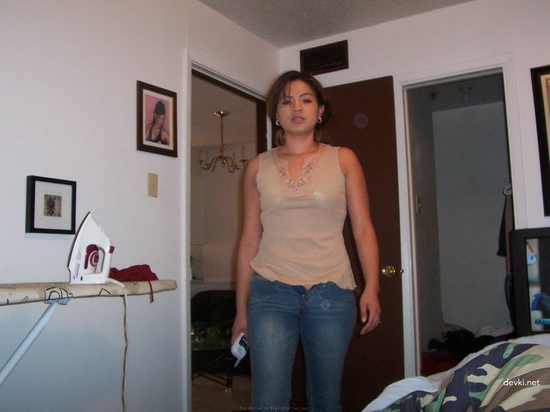 Latina Blowjob: Explicit Amateur Porn Photo Shoot