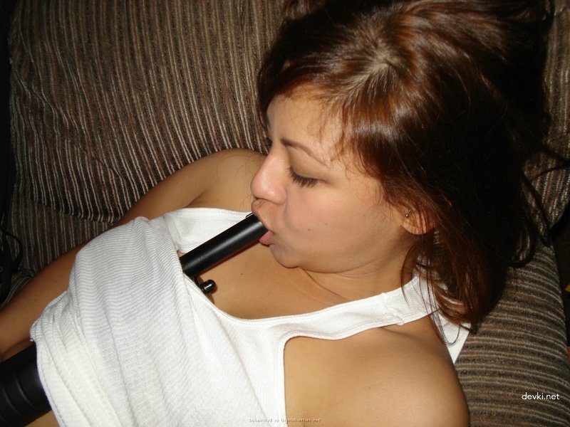 Gun in Pussy: Extreme Amateur Porn Photo