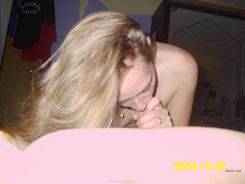 Raunchy Solo Masturbation with Vibrator - Hot Amateur Porn Pics