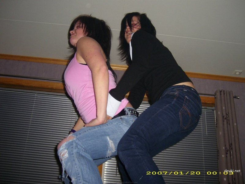 Drunk Girlfriends Getting Wild in Club - Explicit Amateur Party Photos