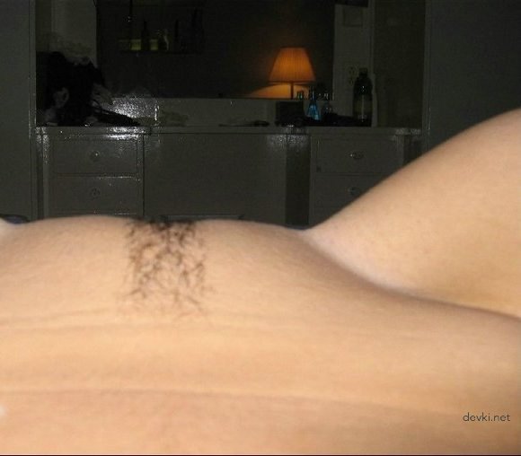 Explicit Nude Maid Photo: Amateur Servant Poses Naked