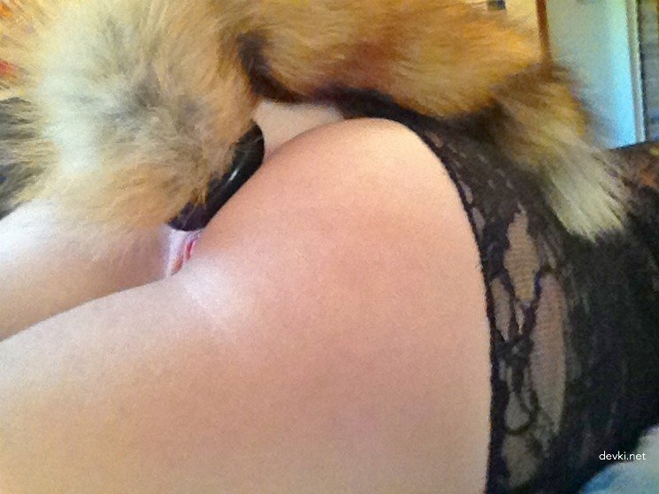 Fiery Slut Poses with Anal Plug: Amateur Porn Photo