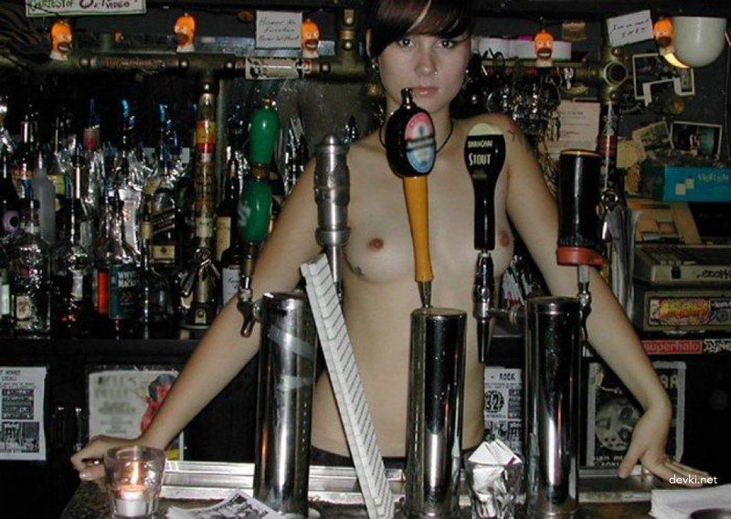 Seductive Bartender Beauty: Amateur Photo of Cute Barmaid in Revealing Outfit