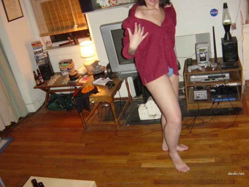 Kinky Latina Amateur Porn Pics - Explicit and Hardcore Content