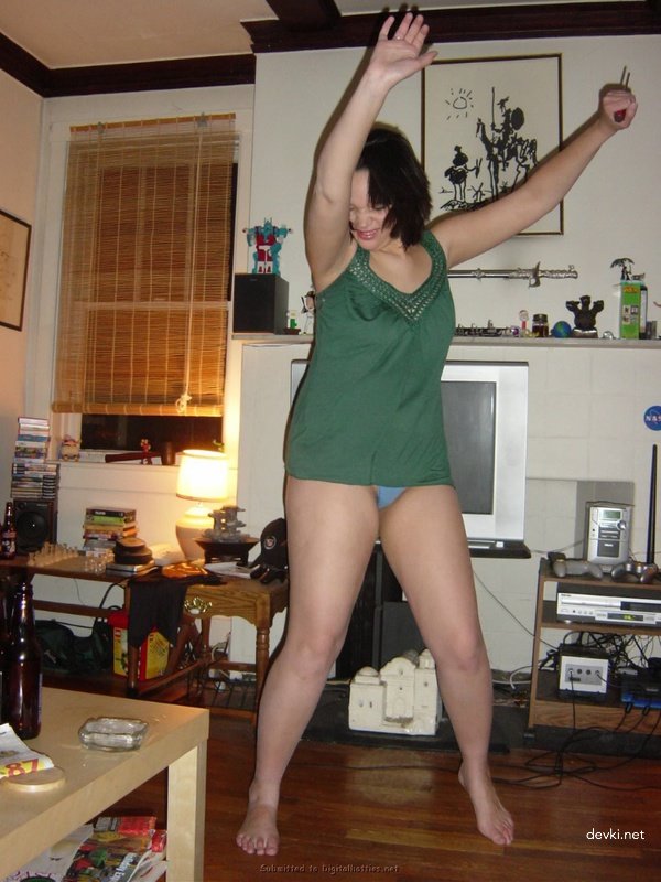 Kinky Latina Amateur Porn Pics - Explicit and Hardcore Content