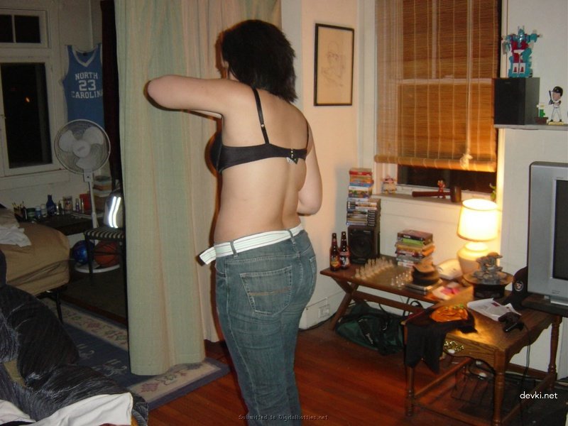 Kinky Latina Amateur Porn Pics - Explicit and Hardcore Content