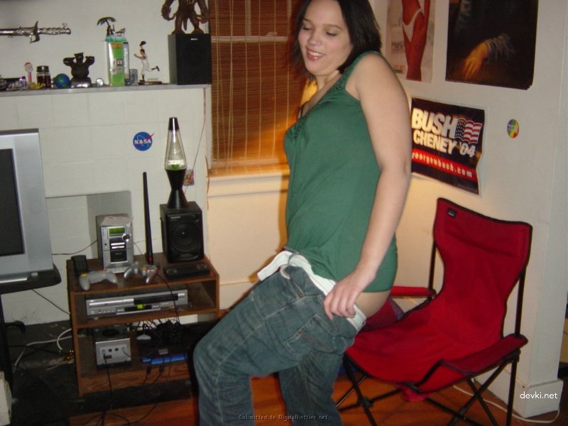 Kinky Latina Amateur Porn Pics - Explicit and Hardcore Content