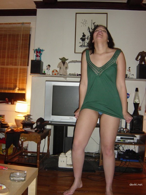 Kinky Latina Amateur Porn Pics - Explicit and Hardcore Content