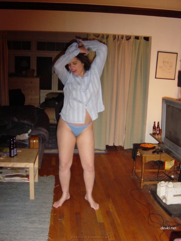 Kinky Latina Amateur Porn Pics - Explicit and Hardcore Content