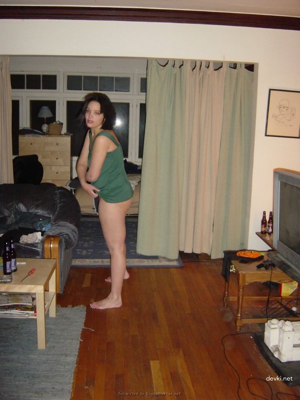 Kinky Latina Amateur Porn Pics - Explicit and Hardcore Content