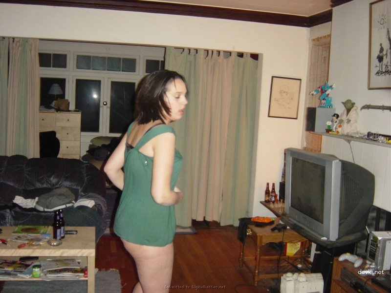 Kinky Latina Amateur Porn Pics - Explicit and Hardcore Content