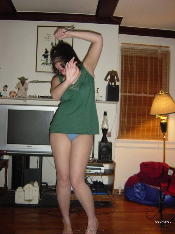 Kinky Latina Amateur Porn Pics - Explicit and Hardcore Content