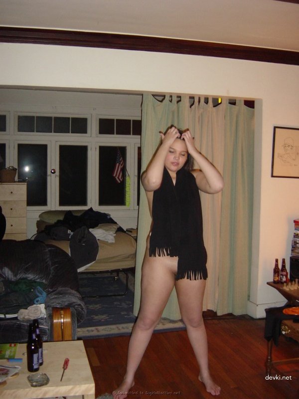 Kinky Latina Amateur Porn Pics - Explicit and Hardcore Content