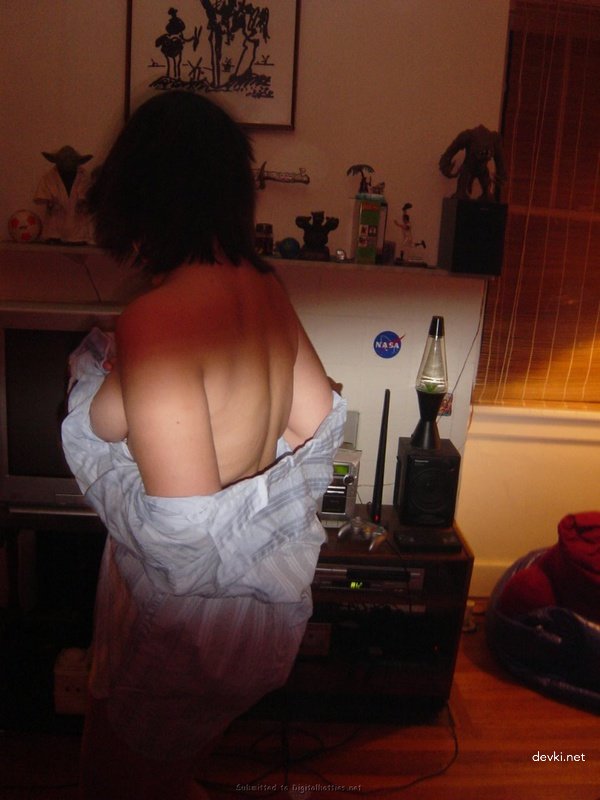 Kinky Latina Amateur Porn Pics - Explicit and Hardcore Content