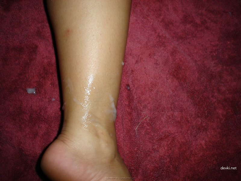 Anal Creampie on Feet: Hardcore Amateur Porn