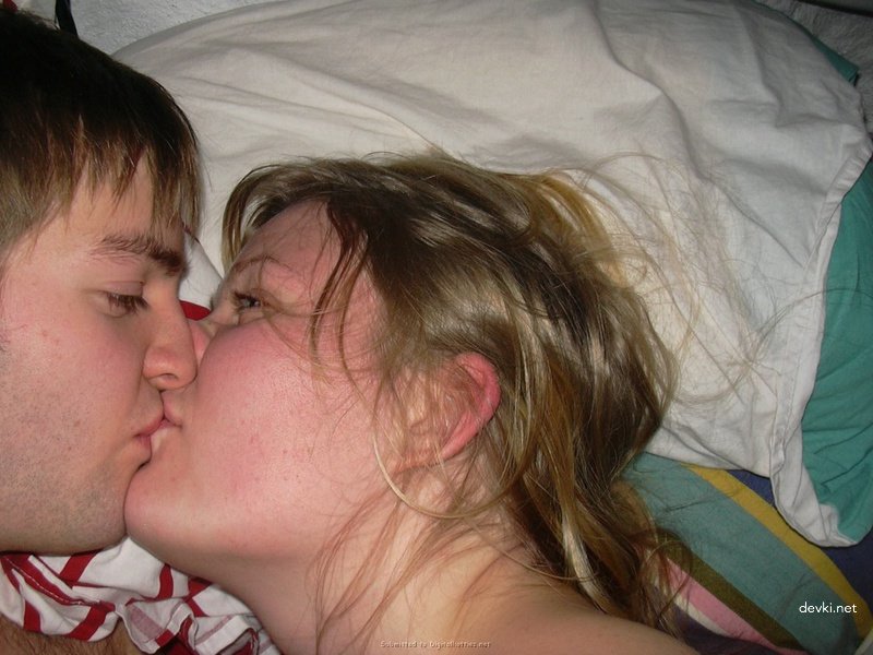 Intense Close-Up Blowjob Amateur Porn Scene - Explicit Oral Sex Shot