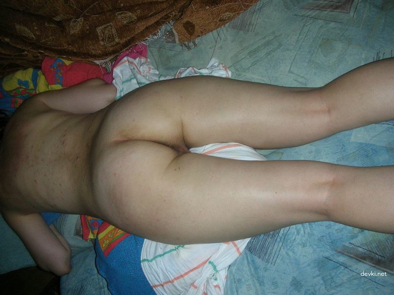 Hot Amateur Seduces Guy: Explicit Homemade Porn Pics