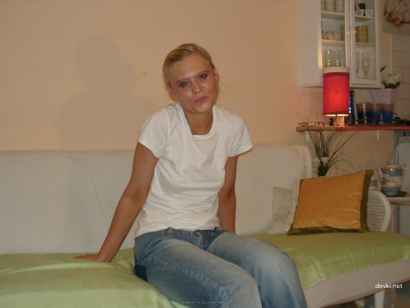 Amateur Girlfriend's First Masturbation Session - Explicit Solo Porn Pics