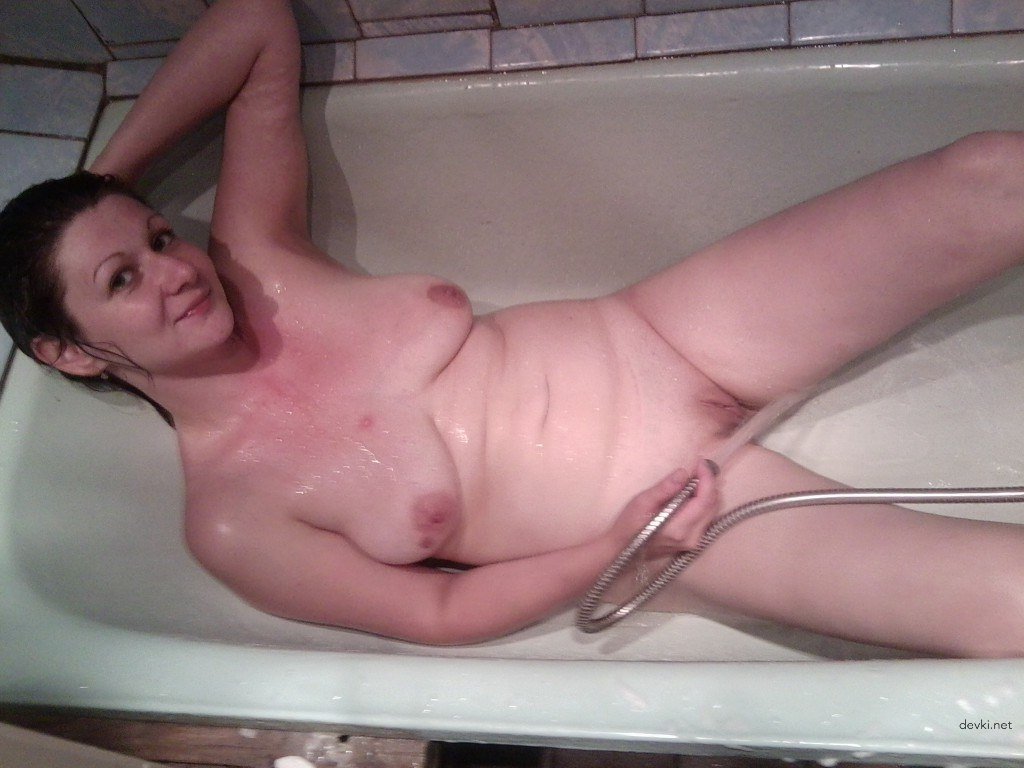 Versatile Sex Goddess in Amateur Porn Pics - Lady for All Types of Sex