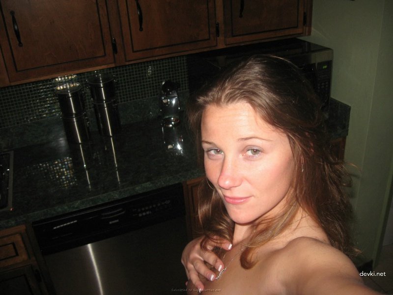 Old man fucks young amateur in explicit photo shoot