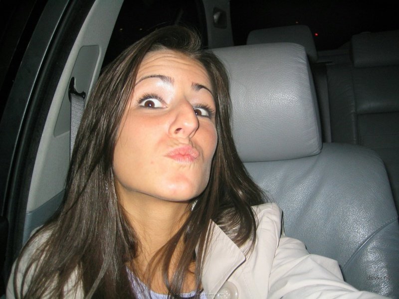 Guy Cumshots on Mulatto Babe in Amateur Porn Pic