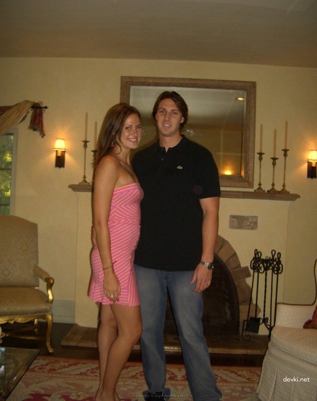 Rough Amateur Fuck on Camera: Hot Girlfriend gets Pounded