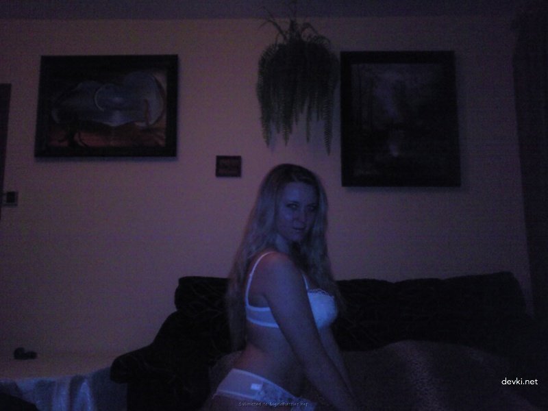 Amateur Husband Finger Fucks Wife's Pussy - Explicit Homemade Porn