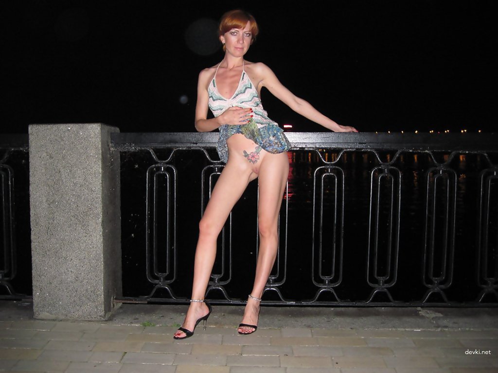 Explicit Amateur Wife Porn Photos - Naughty Housewife in Action