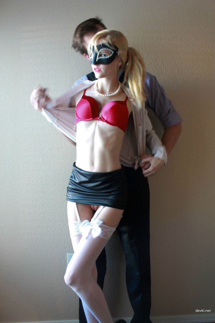 Skinny Girlfriend Amateur Sex - Explicit Photos of Guy Fucking Slim Chick