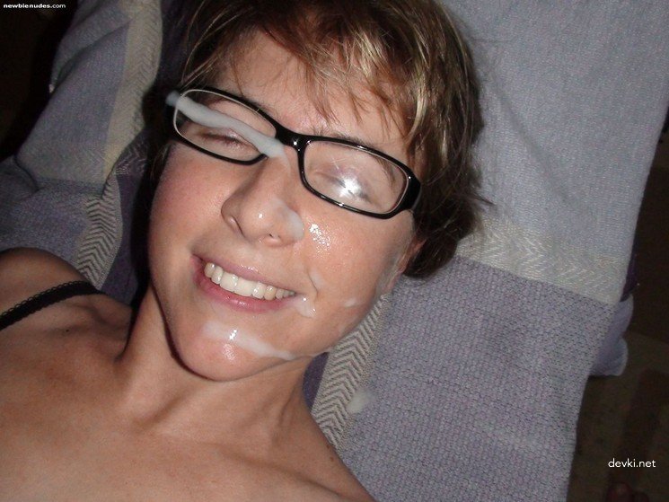 Hot Young Girls' Homemade Cumshots: Explicit Amateur Porn Photos