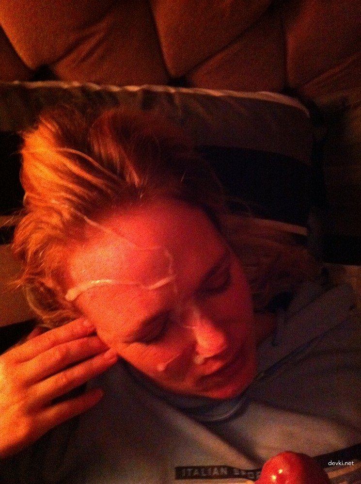 Hot Young Girls' Homemade Cumshots: Explicit Amateur Porn Photos