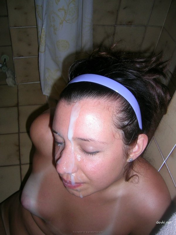 Facial Cumshot Amateur Porn: Hot Girl Loves Getting Covered in Cum